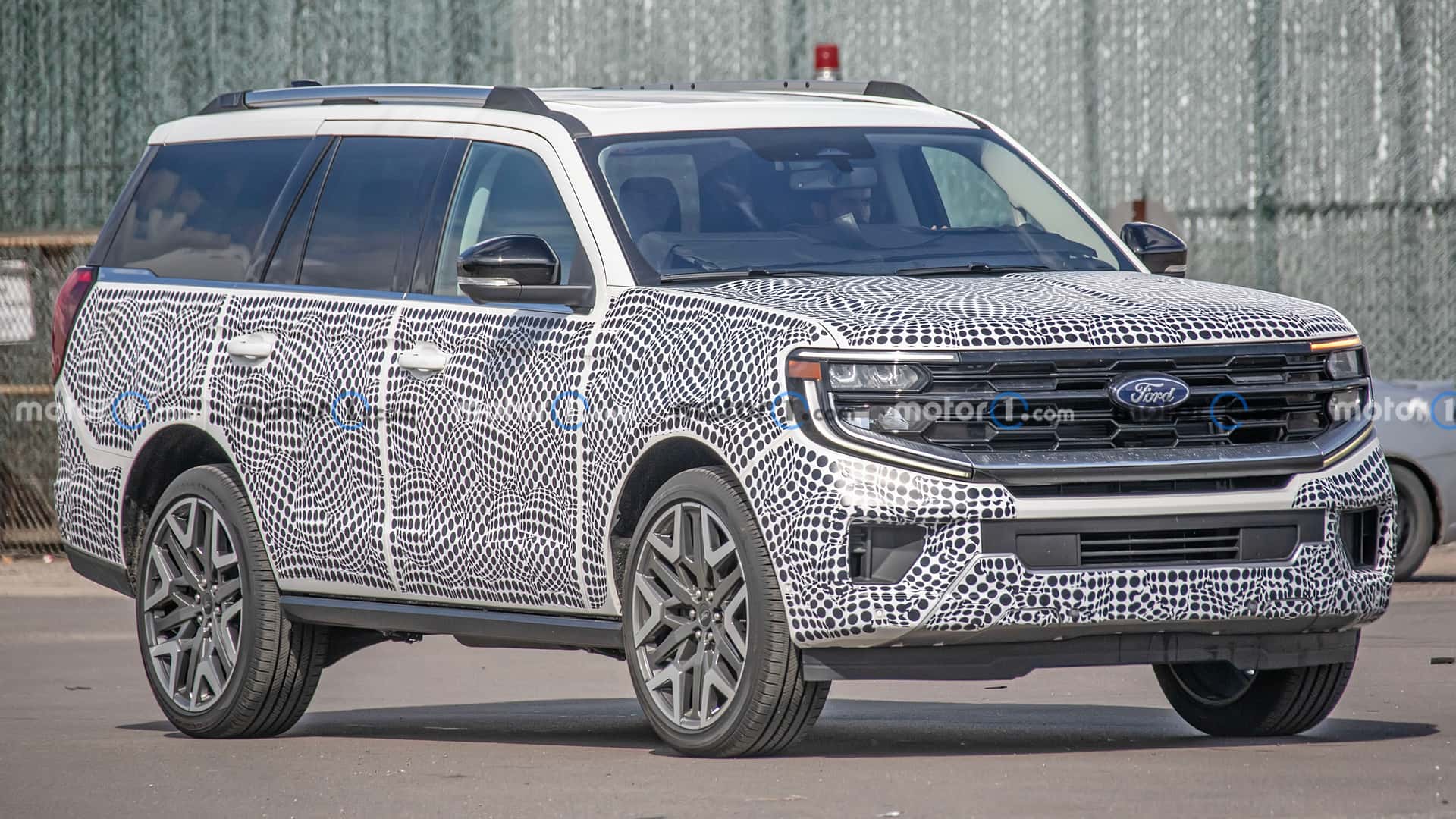 This is the Completely Undisguised Face of the New Ford Expedition